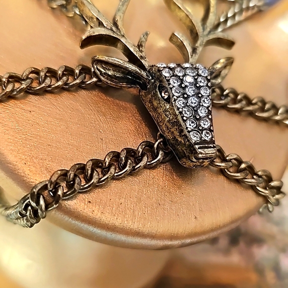 Rhinestone Deer Bracelet - Picture 4 of 7